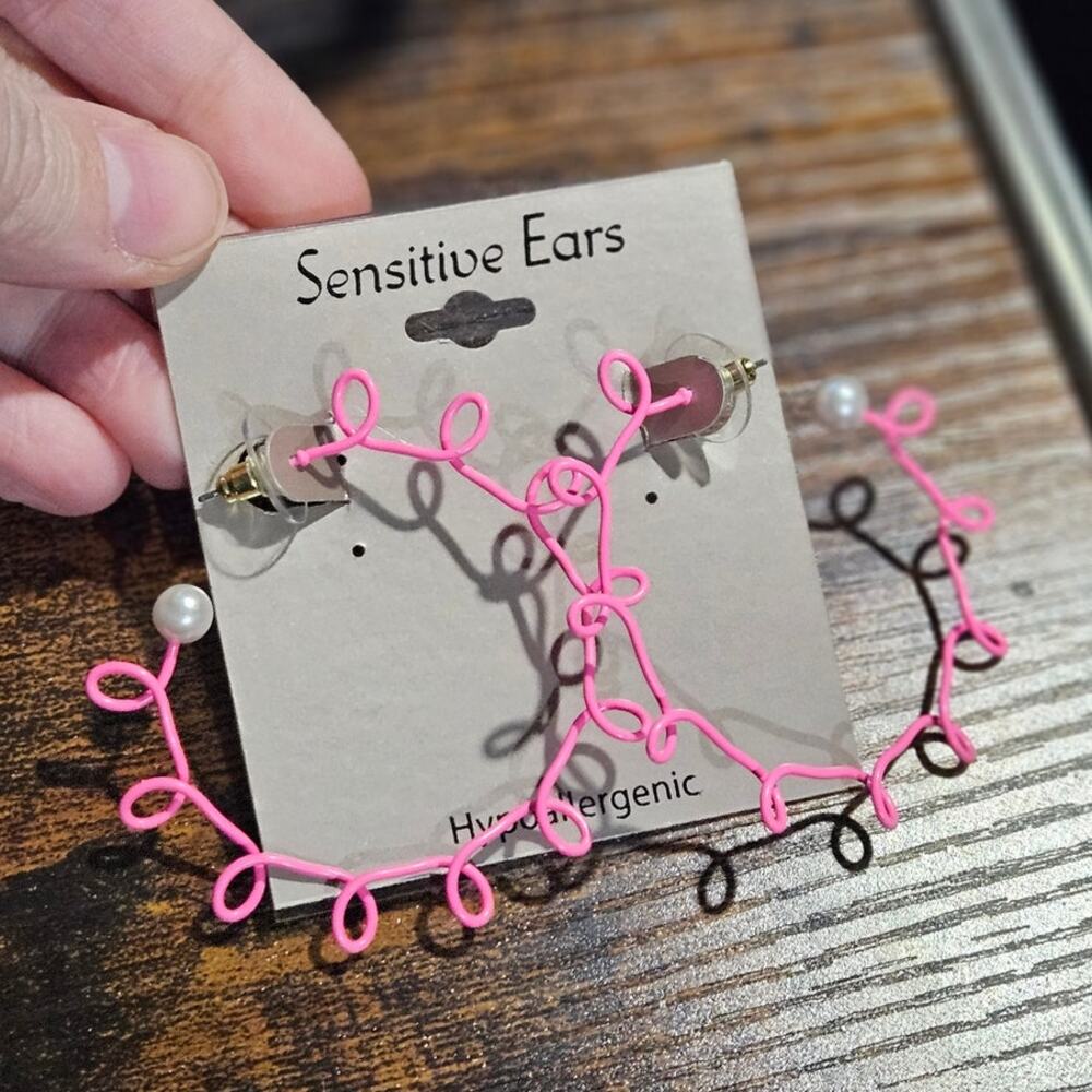 🦄 Fun Artistic Pink Wire Hoop Earrings w/ Faux Pearl Accent for Sensitive Ears